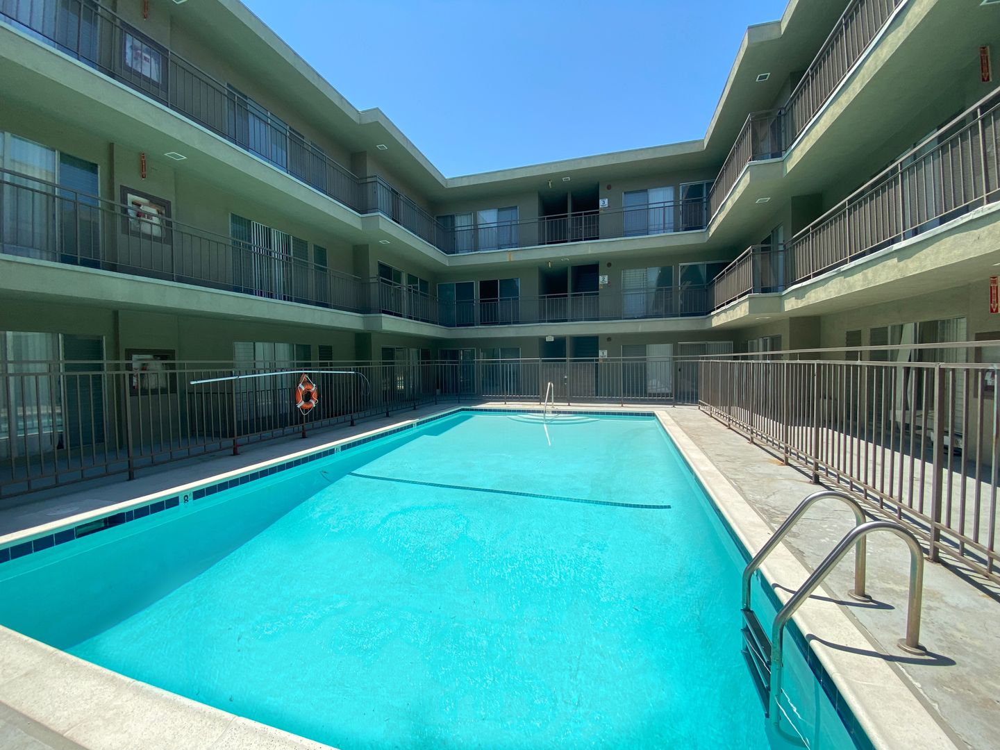 Los Angeles Apartment: 511 N Kenmore Ave