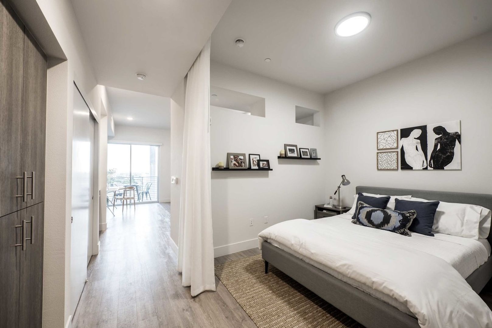 Los Angeles Apartment: 1331 W 7th St