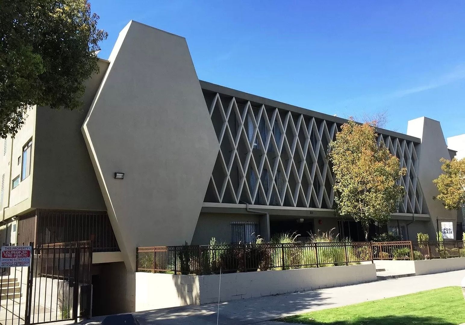 Los Angeles Apartment: 511 N Kenmore Ave