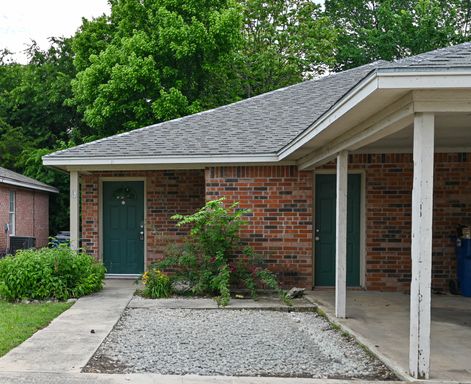 Decatur 3 bedroom 2 bath Duplex Available – photo 1