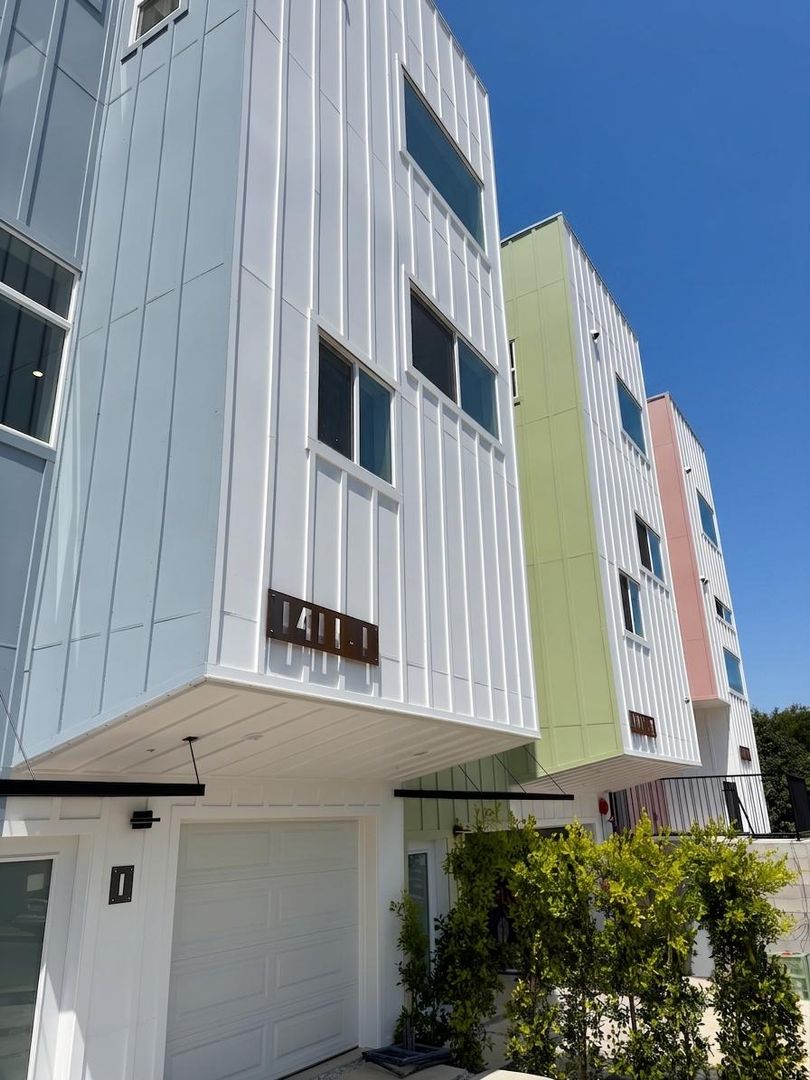 Los Angeles Apartment: 1411 N Tremont St.