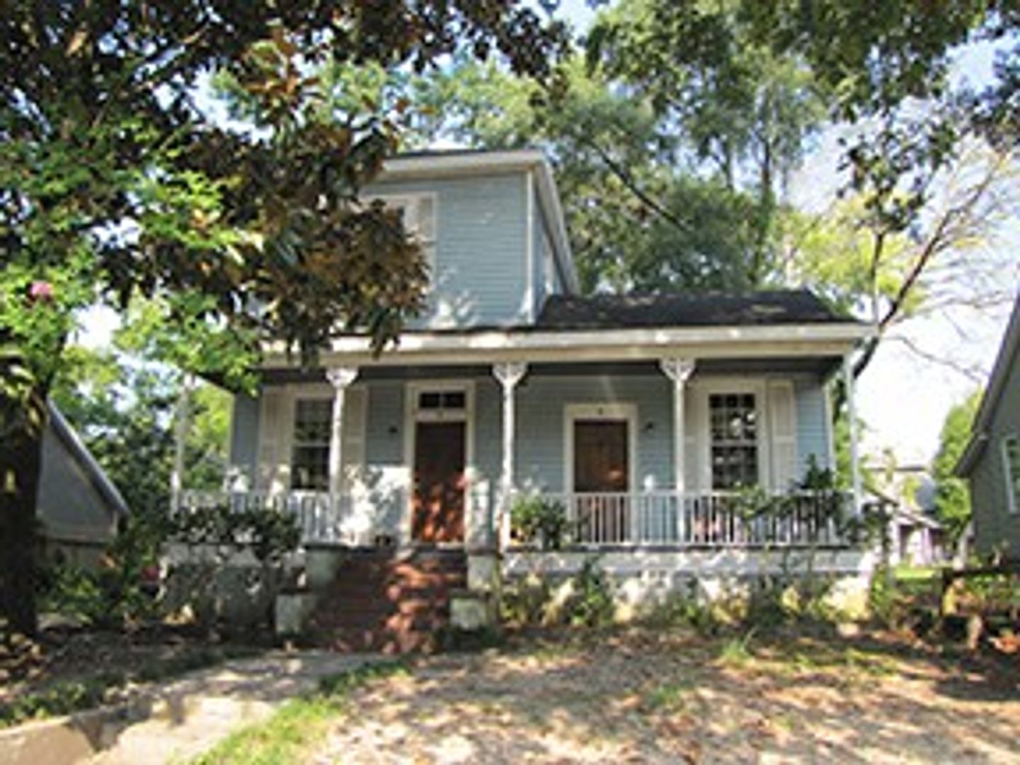 Columbia Apartment: 621 Kentucky Avenue