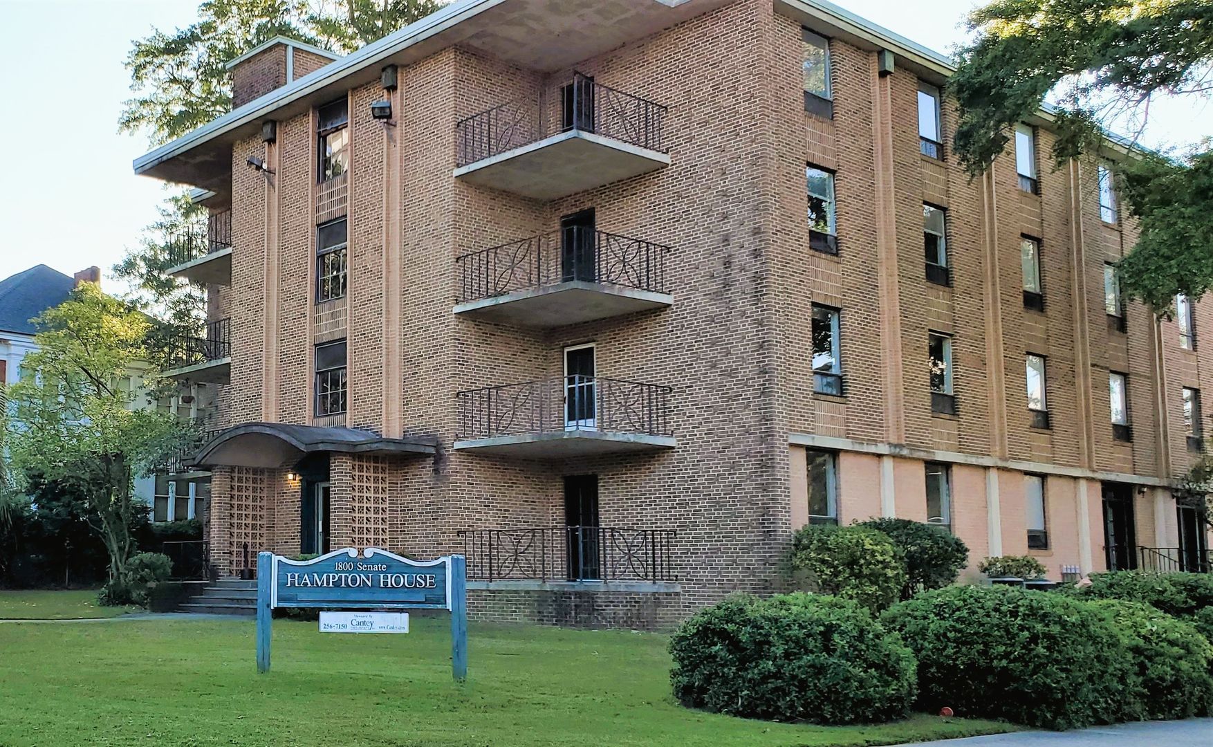 Columbia Apartment: 1800 Senate Street