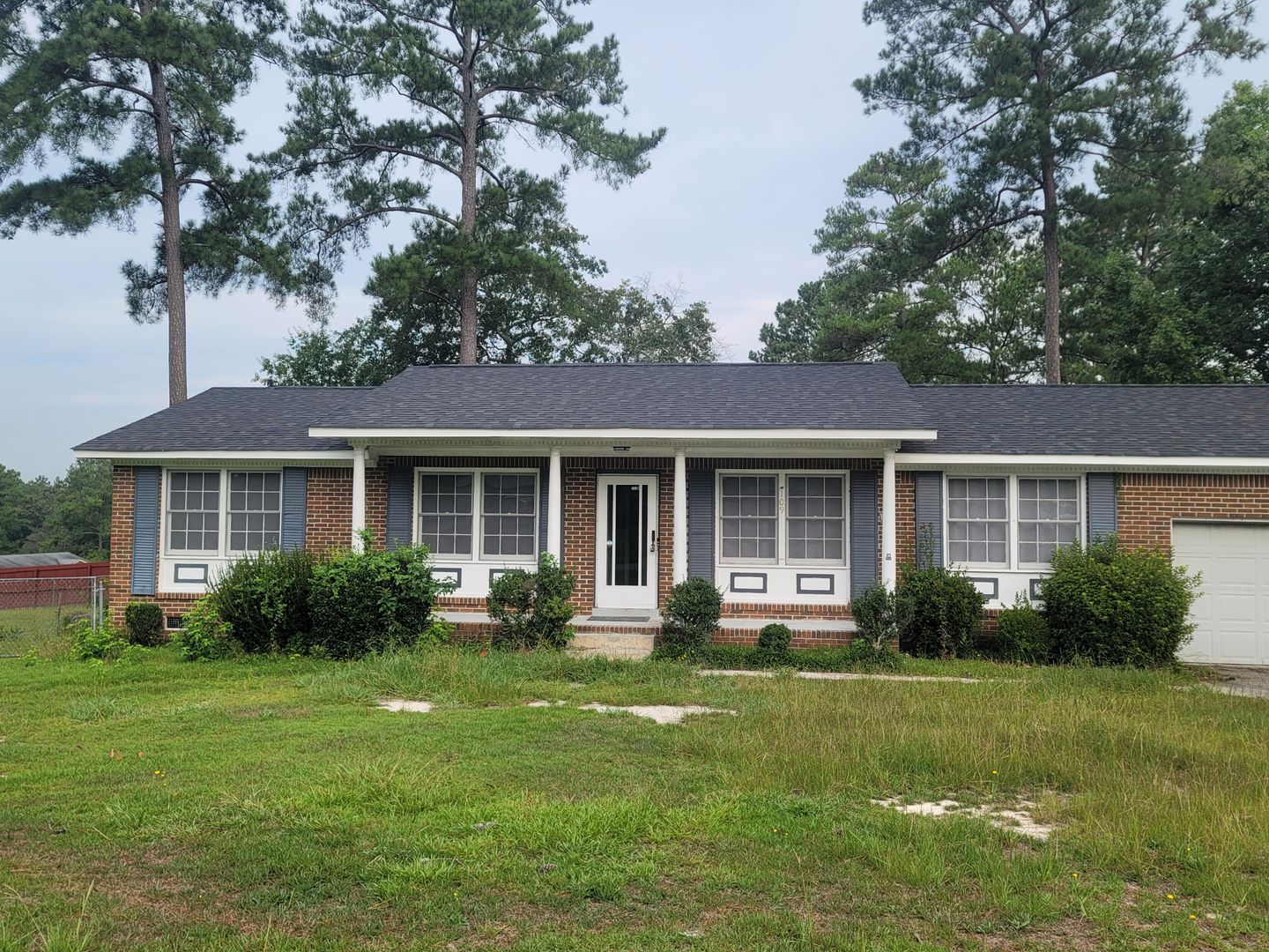 Columbia House: 109 Glenshire Dr.