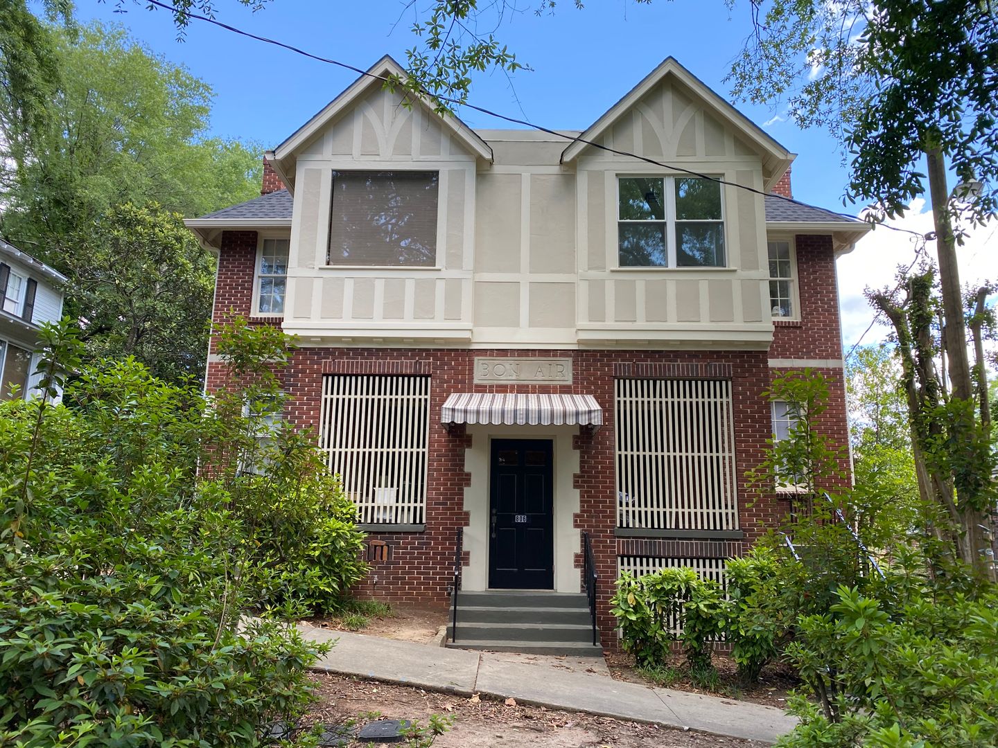 Columbia Apartment: 806 Barnwell Street