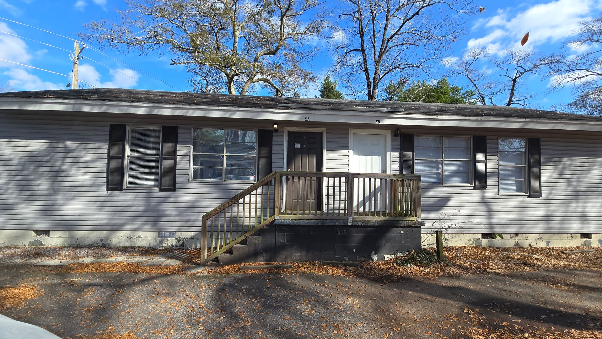 West Columbia Apartment: 1327 Leaphart St