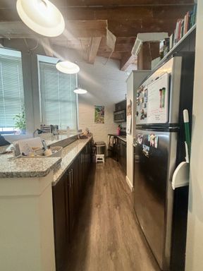 Highly Sought After + Rarely Available Corner Unit 1 BR Loft - 2 Walls of Windows - Walk-In Closet - Amazing Natural Light - Now 1 Month Free!! – photo 1