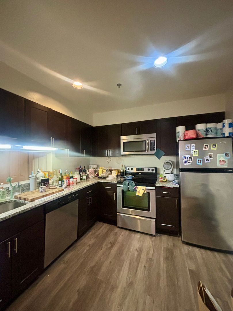 Baltimore Apartment: 121 S Fremont Ave