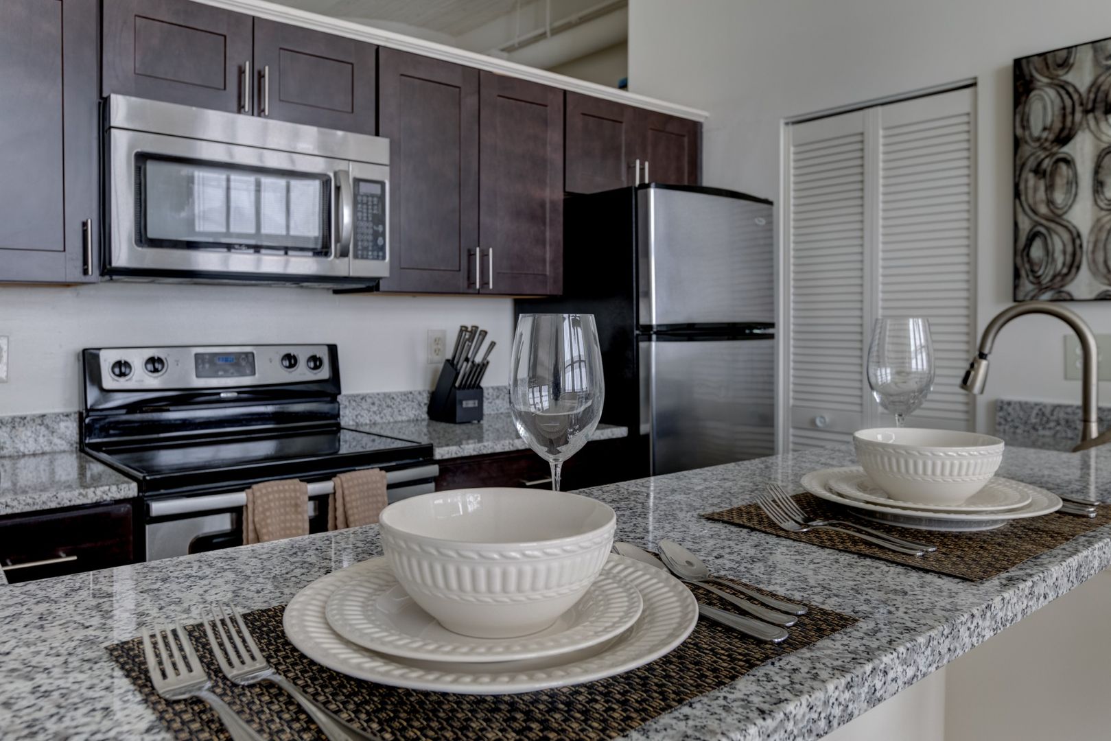 Baltimore Apartment: 121 S Fremont Ave