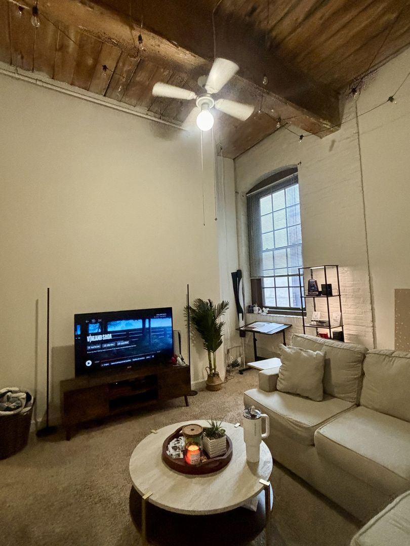 Baltimore Apartment: 121 S Fremont Ave