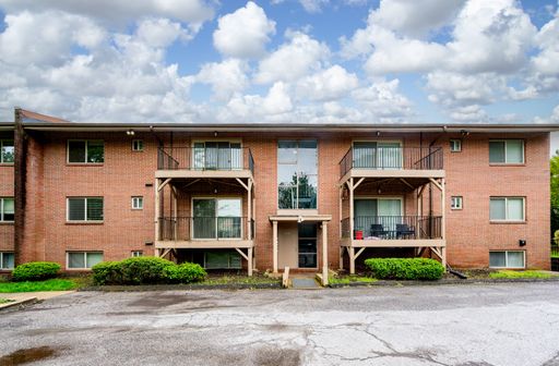 Brooke Court Apartments - 2-Bedroom, 2-Bathroom – photo 1