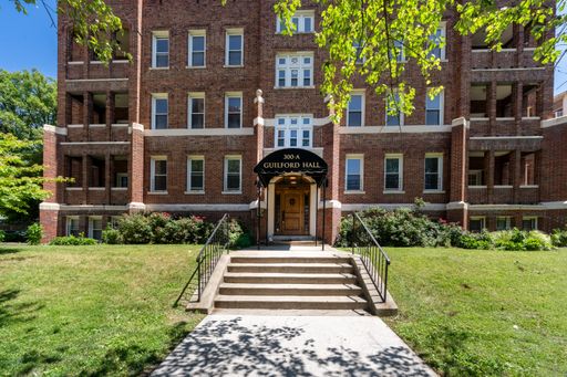 3-Bedroom, 1-Bathroom Apartment with Porch near JHU – photo 1