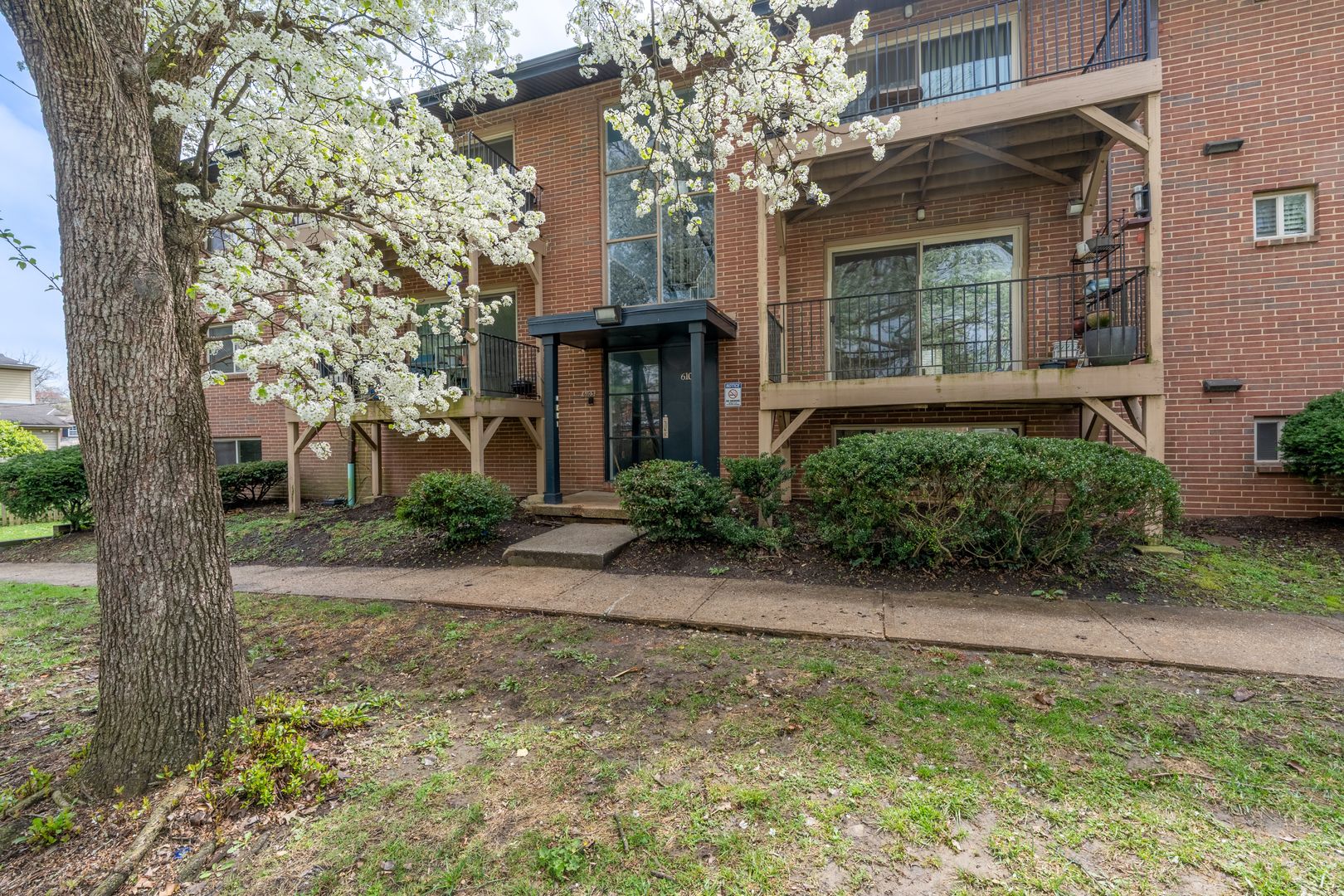 Baltimore Apartment: 6103-6109 Bellona Ave.