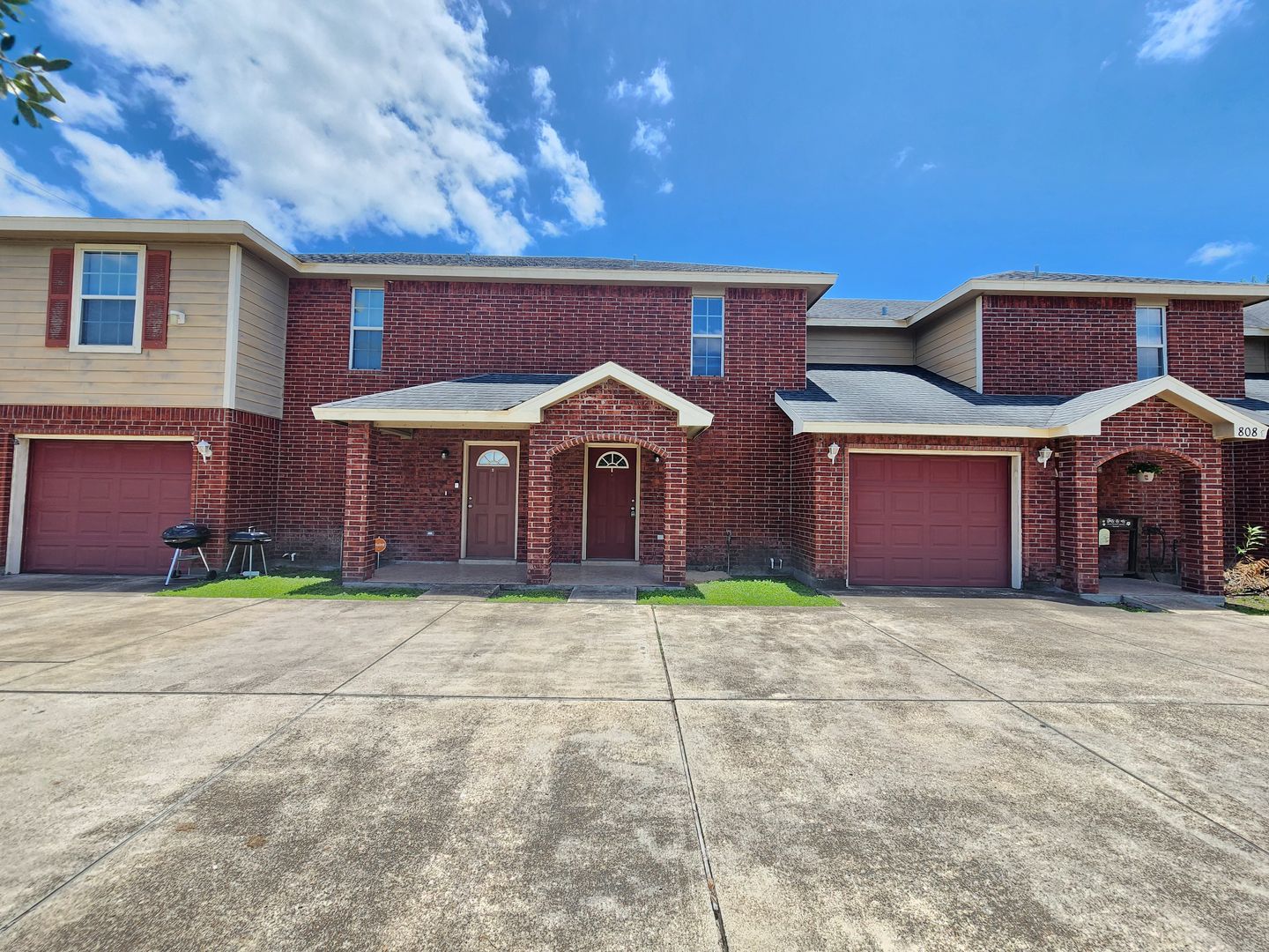 Harlingen Townhome: 808 N. (East) Arroyo Park Lane