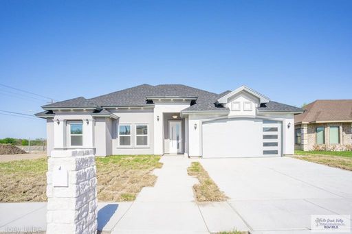 1434 W WHITE OAK DR.-3BD/2BTH/2GAR – photo 1