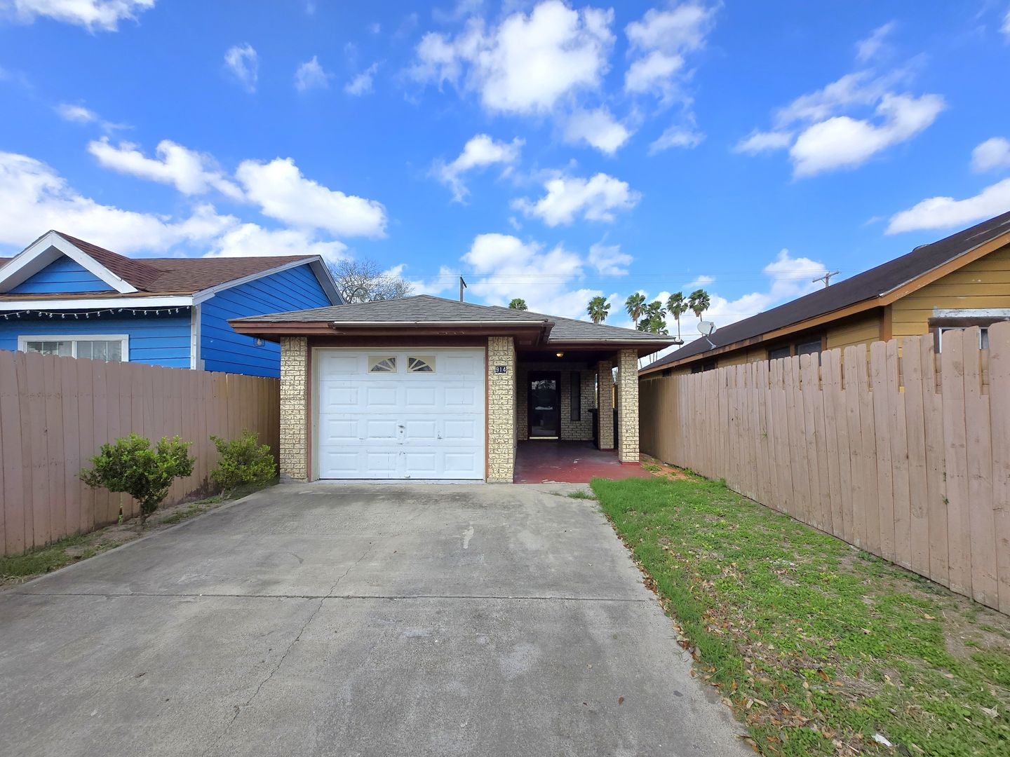 Harlingen House: 914 W Pierce Ave