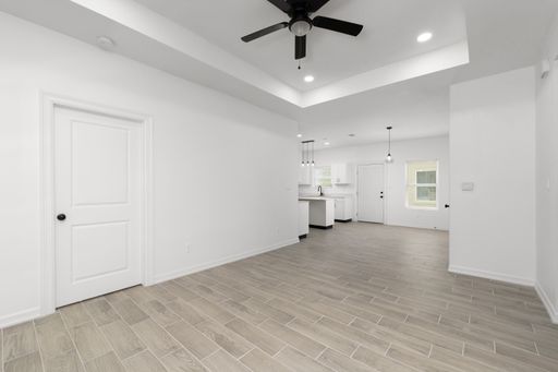 3Bed/2Bath Luxury living apartment in the Treasure Hills area – photo 1