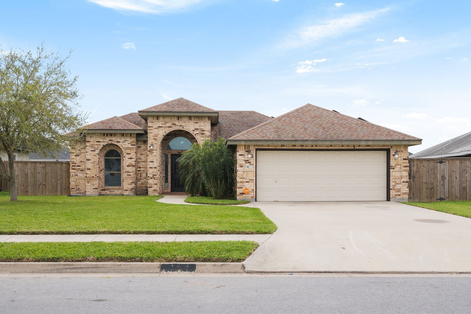 Los Fresnos House: 9450 Cajun Blvd