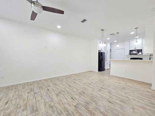 1809 Atrium Place Drive - Spacious 2BD/2BTH in the medical district of Harlingen! – photo 1