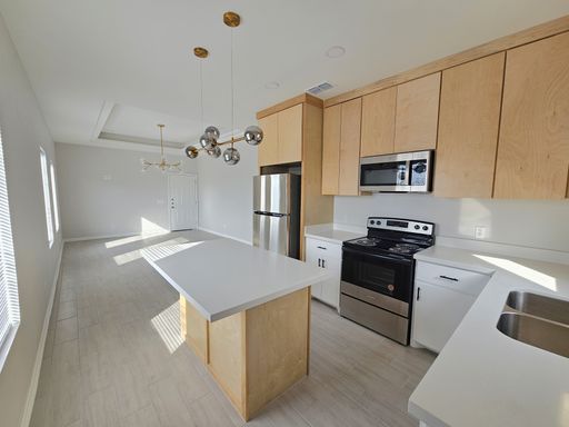 Modern 3BD/2BTH Apartment for Lease – Move-In Special! – photo 1