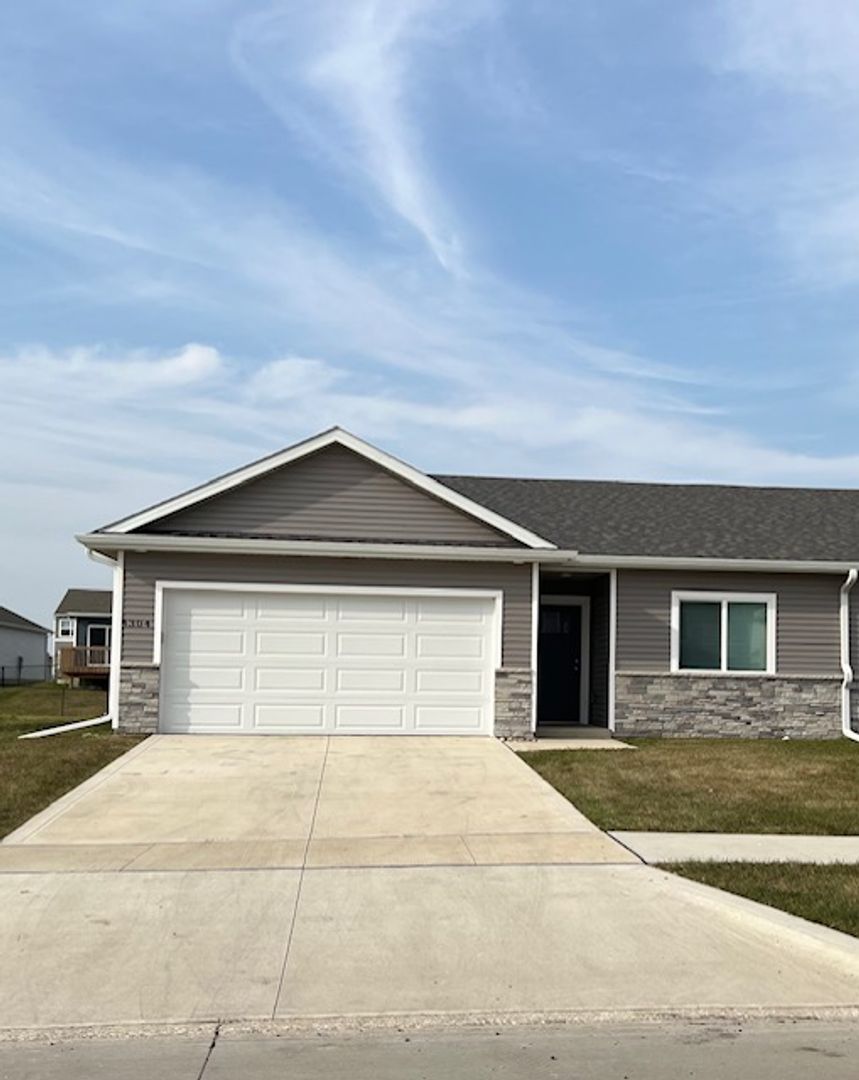 Johnston House: 6794 Mongoose Ct