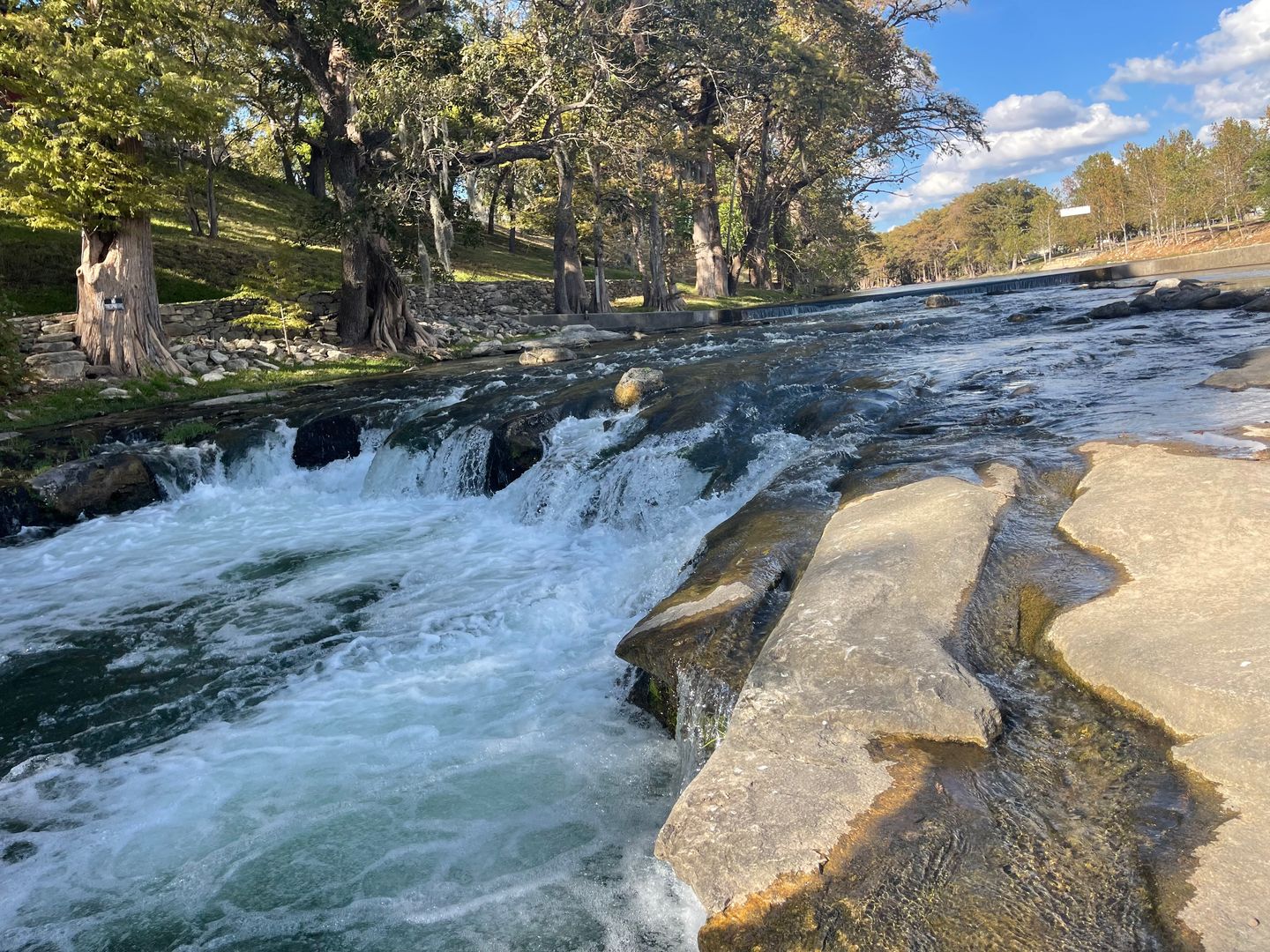 CANYON LAKE House: 485 LIVE FALLS