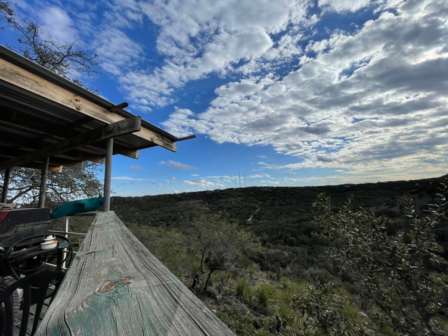 CANYON LAKE House: 410 OSAGE DR