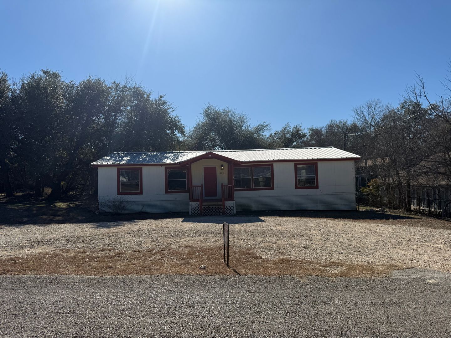 CANYON LAKE House: 519 ROYAL OAK DR