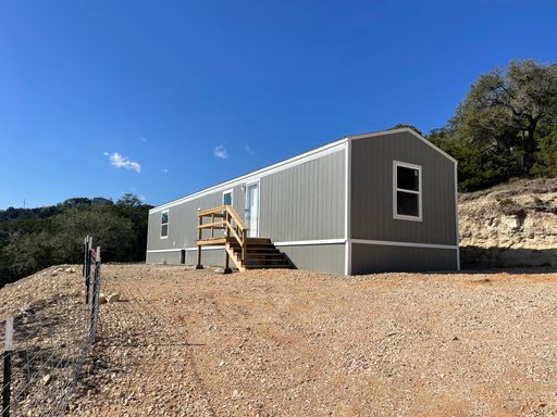 NEW ON MARKET (PRICE DROP!!) – photo 1