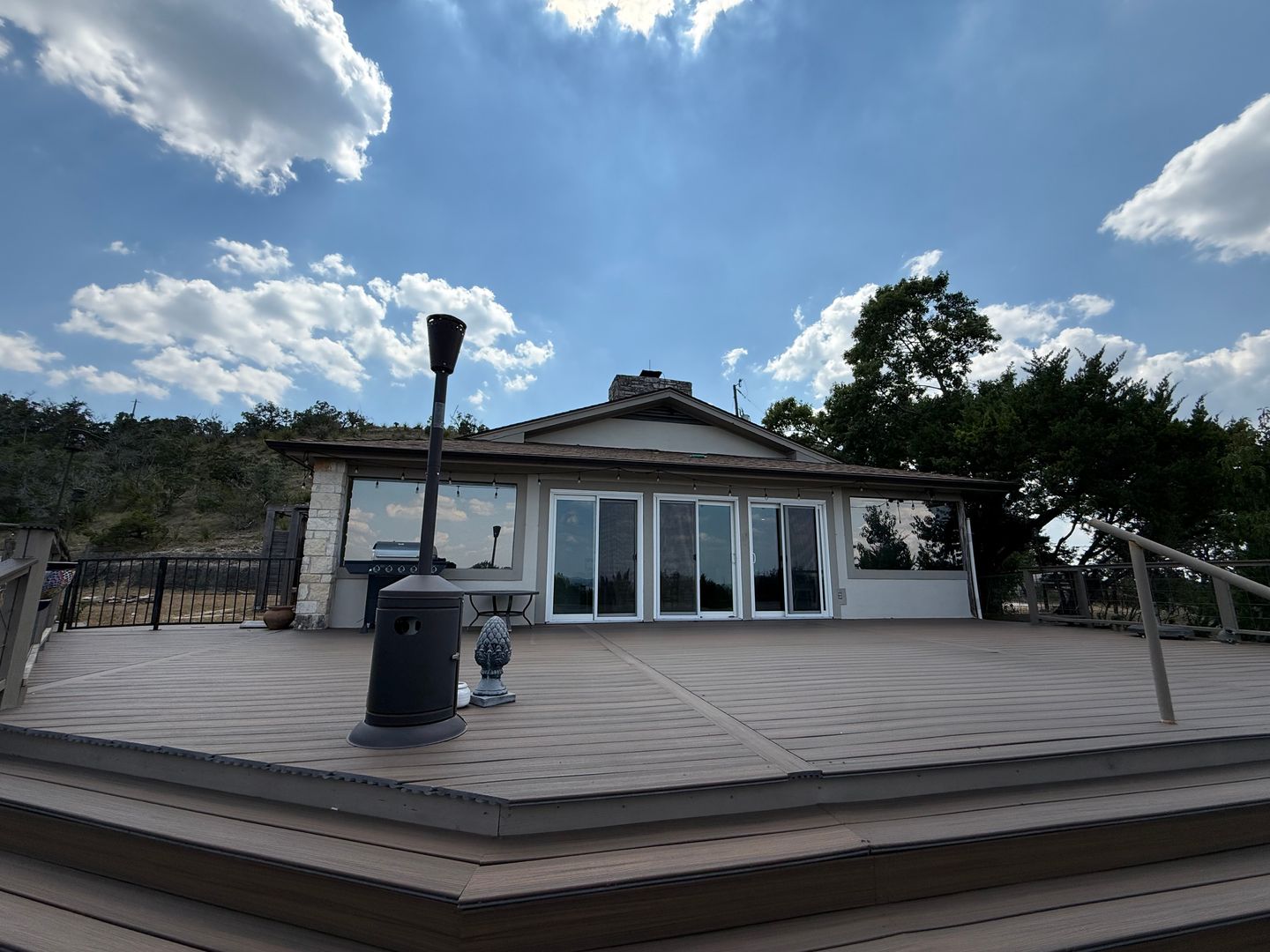 NEW BRAUNFELS House: 901 B MADRONA DR