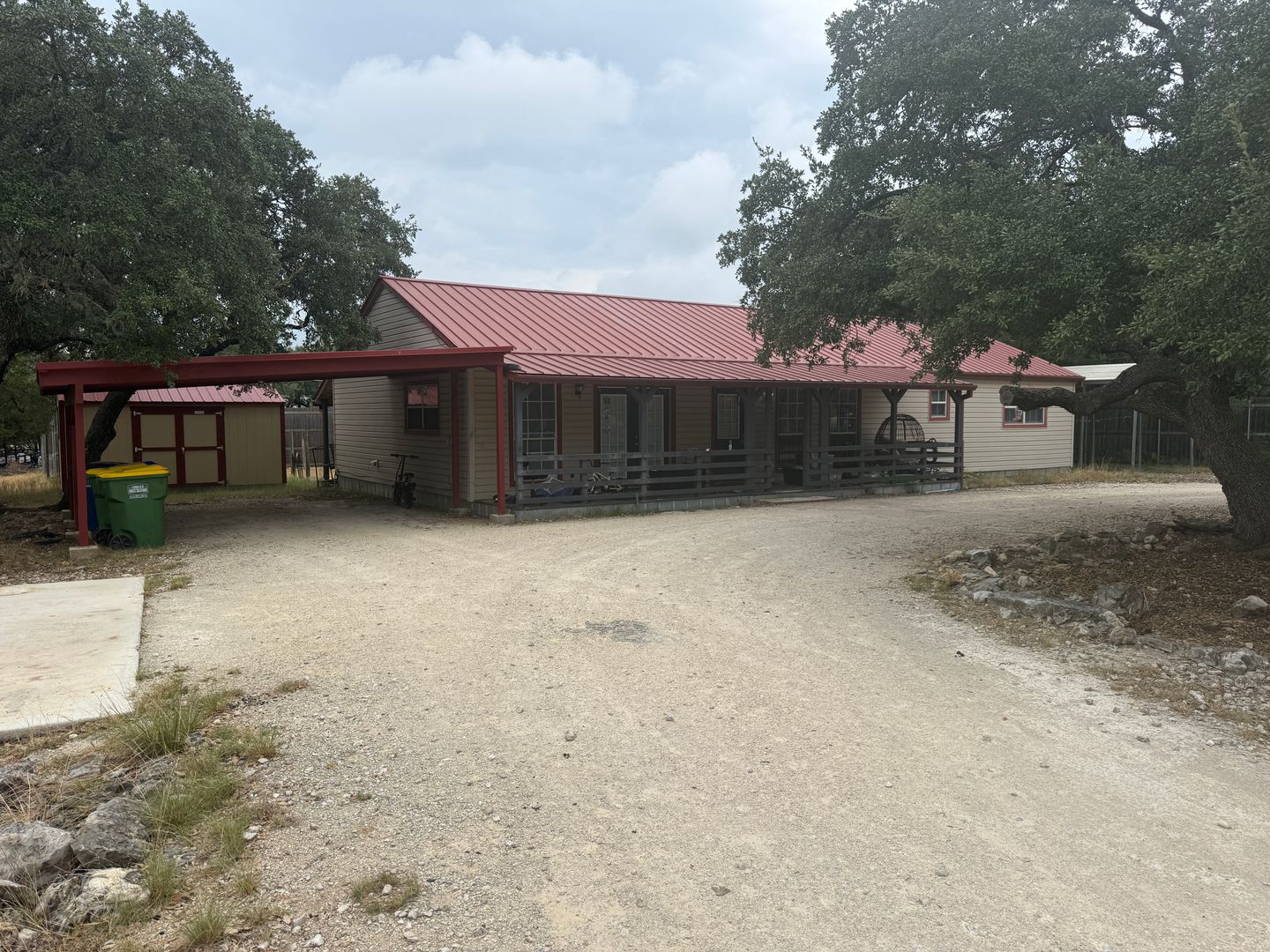 CANYON LAKE House: 551 RAMBLEWOOD DR