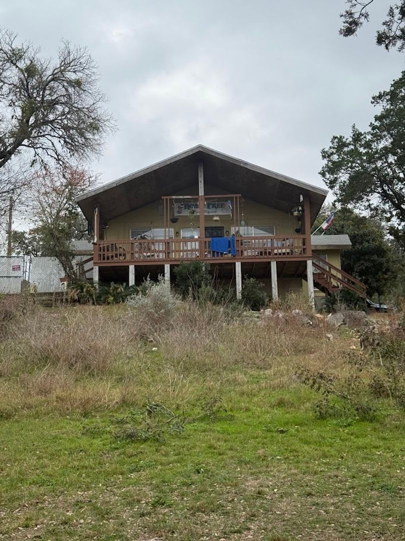 CANYON LAKE House: 1800 CHARTER OAK DR
