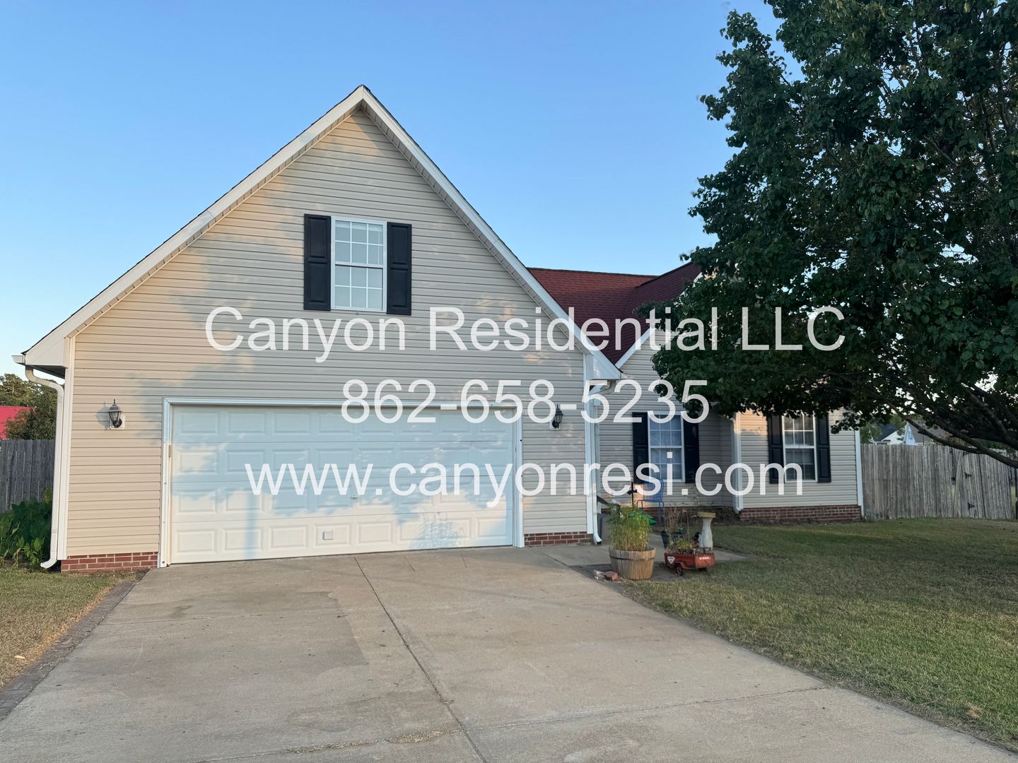Raeford House: 109 Hayes Ct