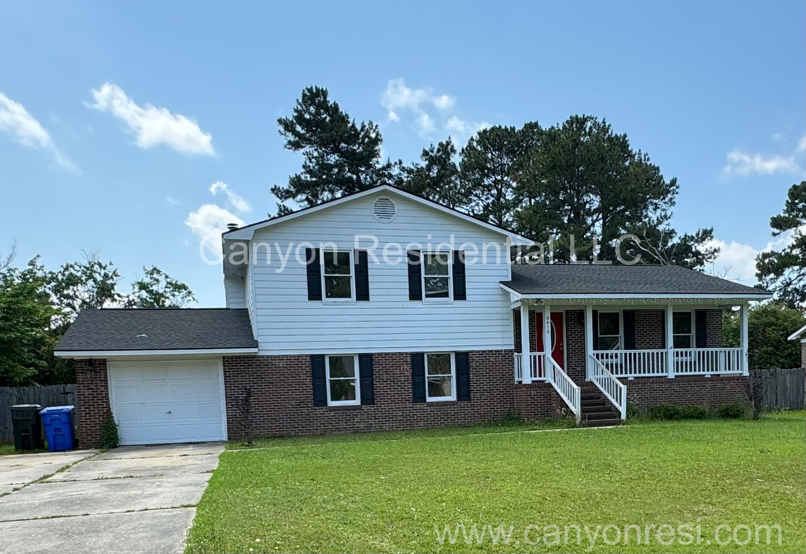 Fayetteville House: 6615 Burgenfield Drive