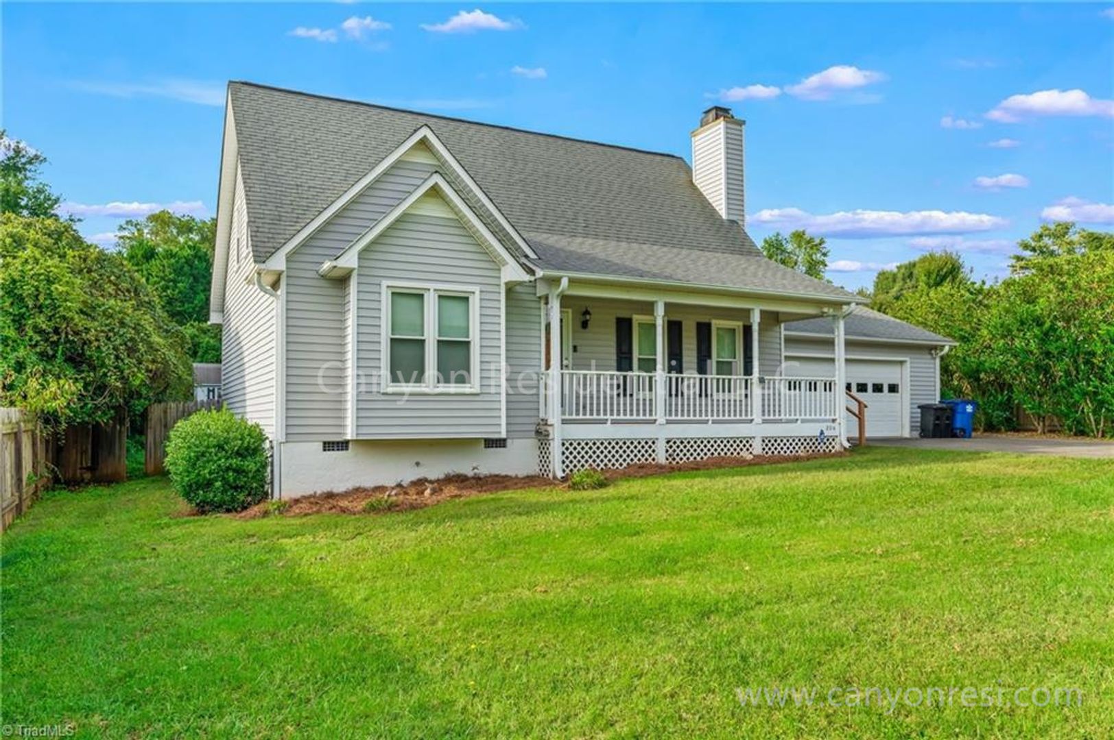 Winston Salem House: 204 Creeksedge Court