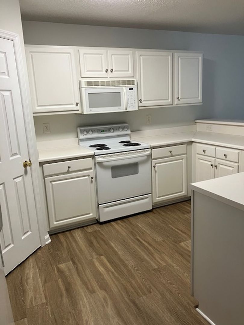 Wilmington Apartment: 5006-4 Hunters Trail