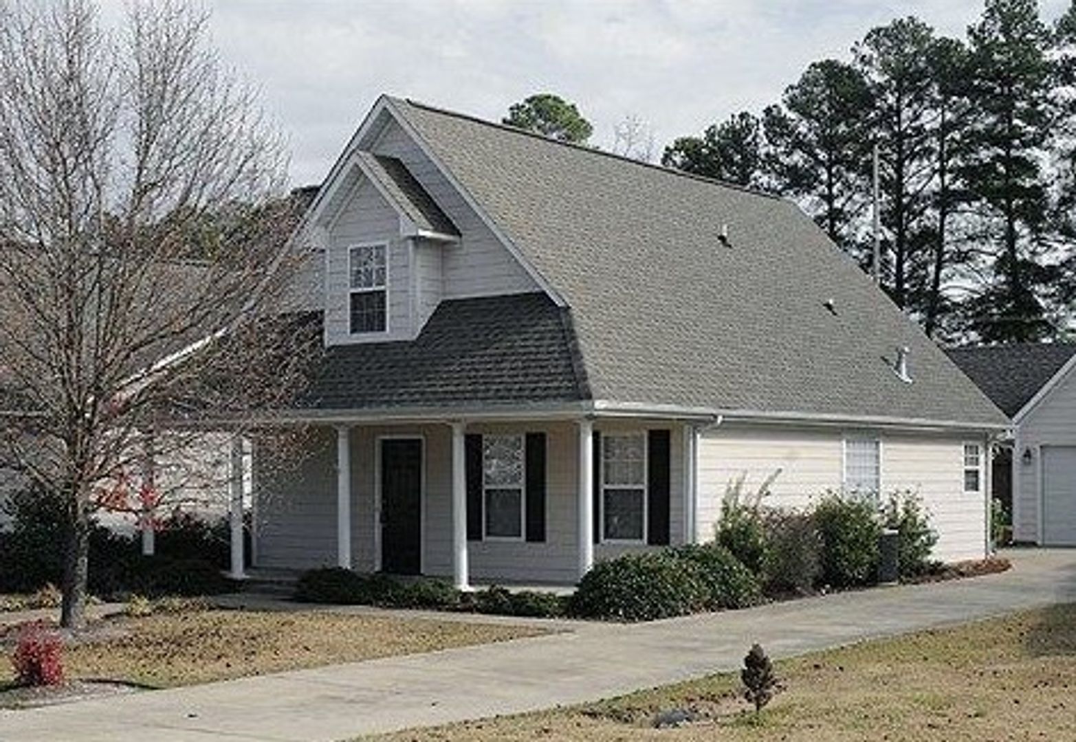 Fayetteville House: 3009 Brookcrossing Drive