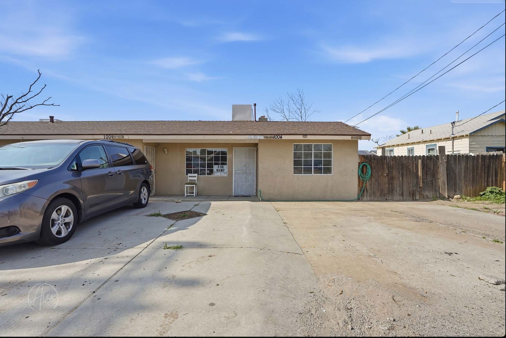 Bakersfield Apartment: 1004 McCurdy Dr.