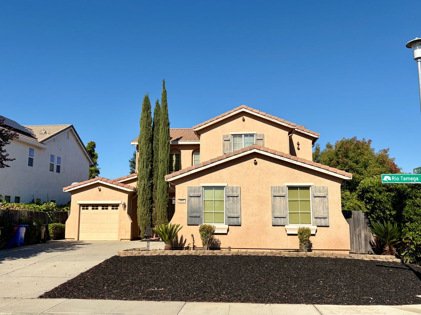 Discover Your Dream Home in Elk Grove!