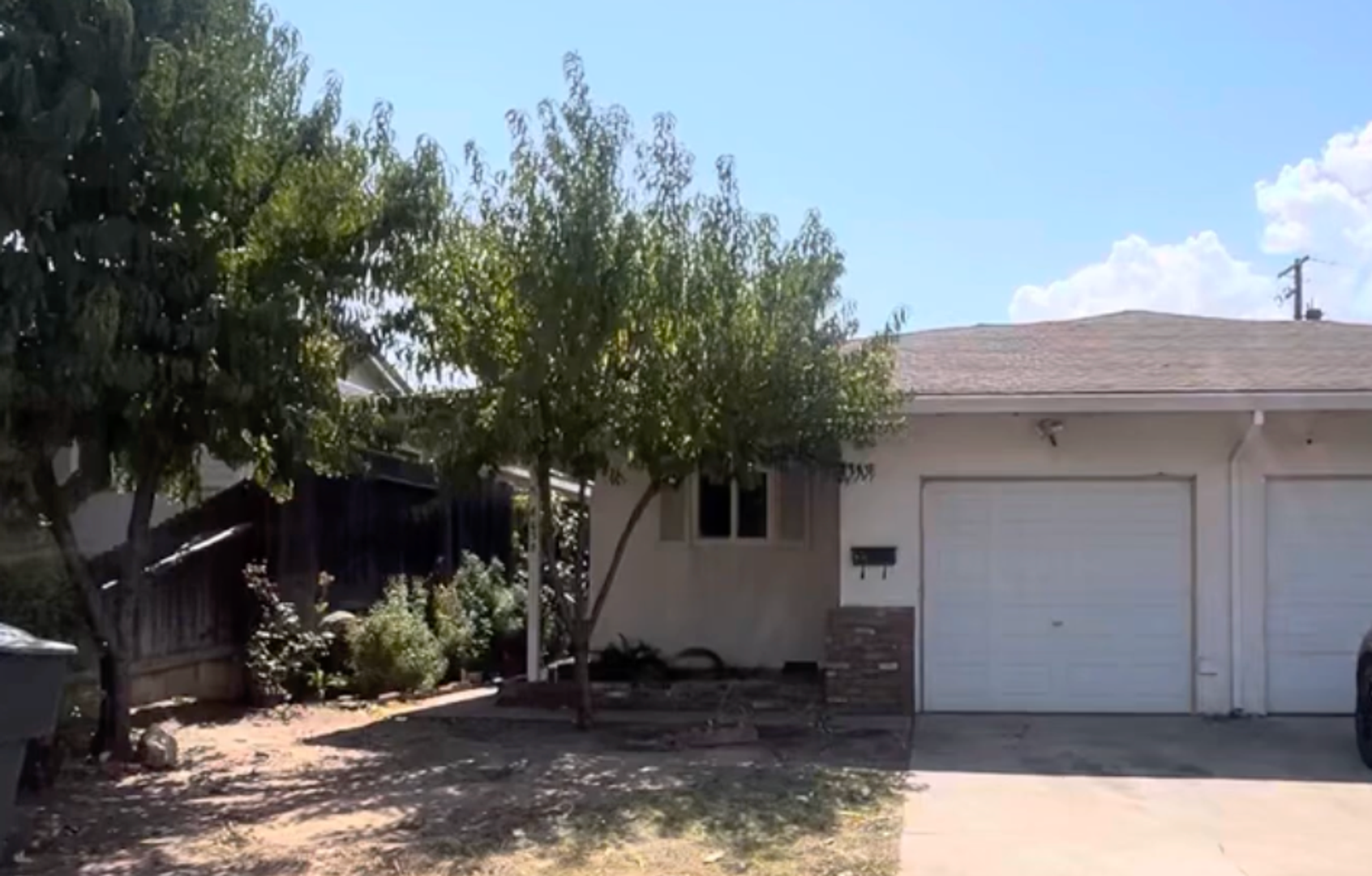 Carmichael Apartment: 6036 - 6038 Bourbon Dr.