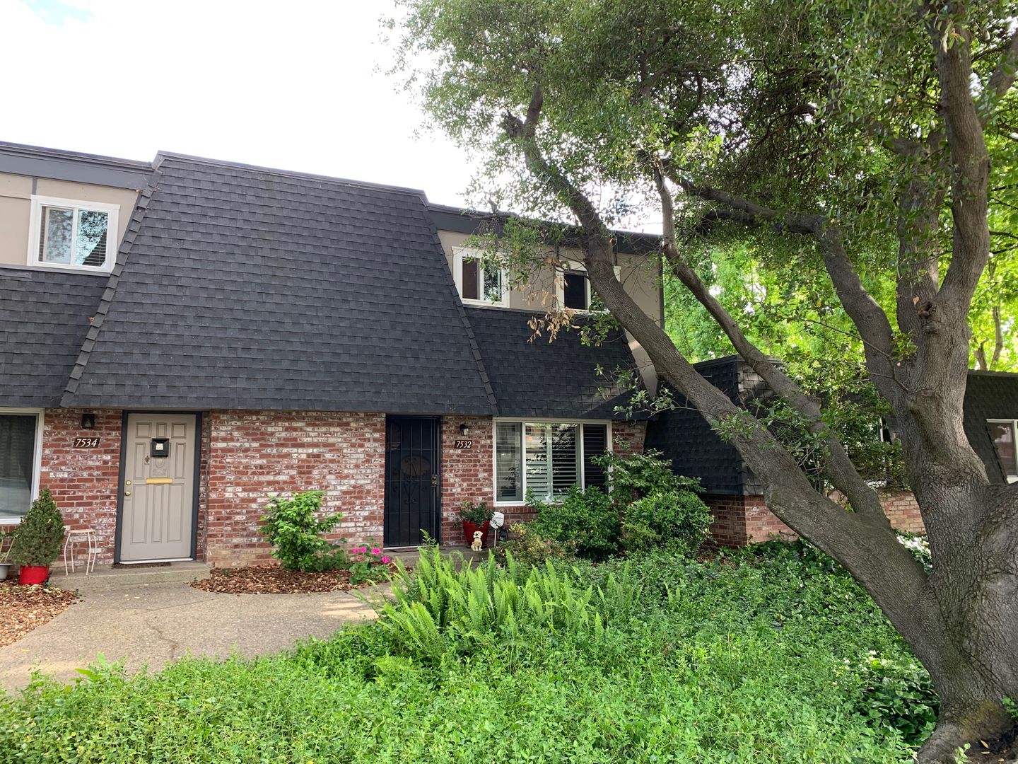 Super Cute !!! 3 Bedroom, 2 1/2 Bath in Fair Oaks
