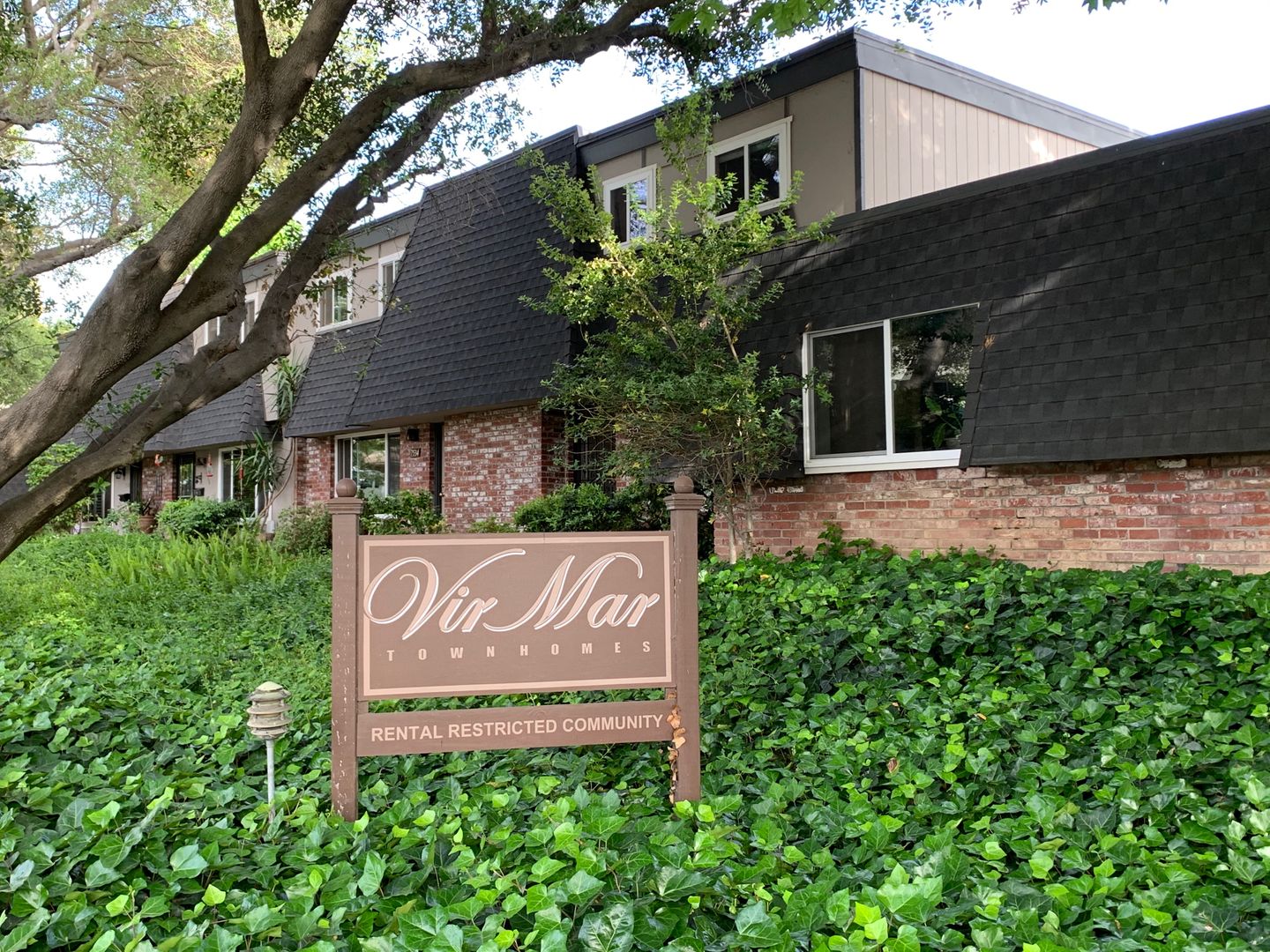 50% OFF 1st Months Rent !!! 3 Bedroom, 2 1/2 Bath in Fair Oaks