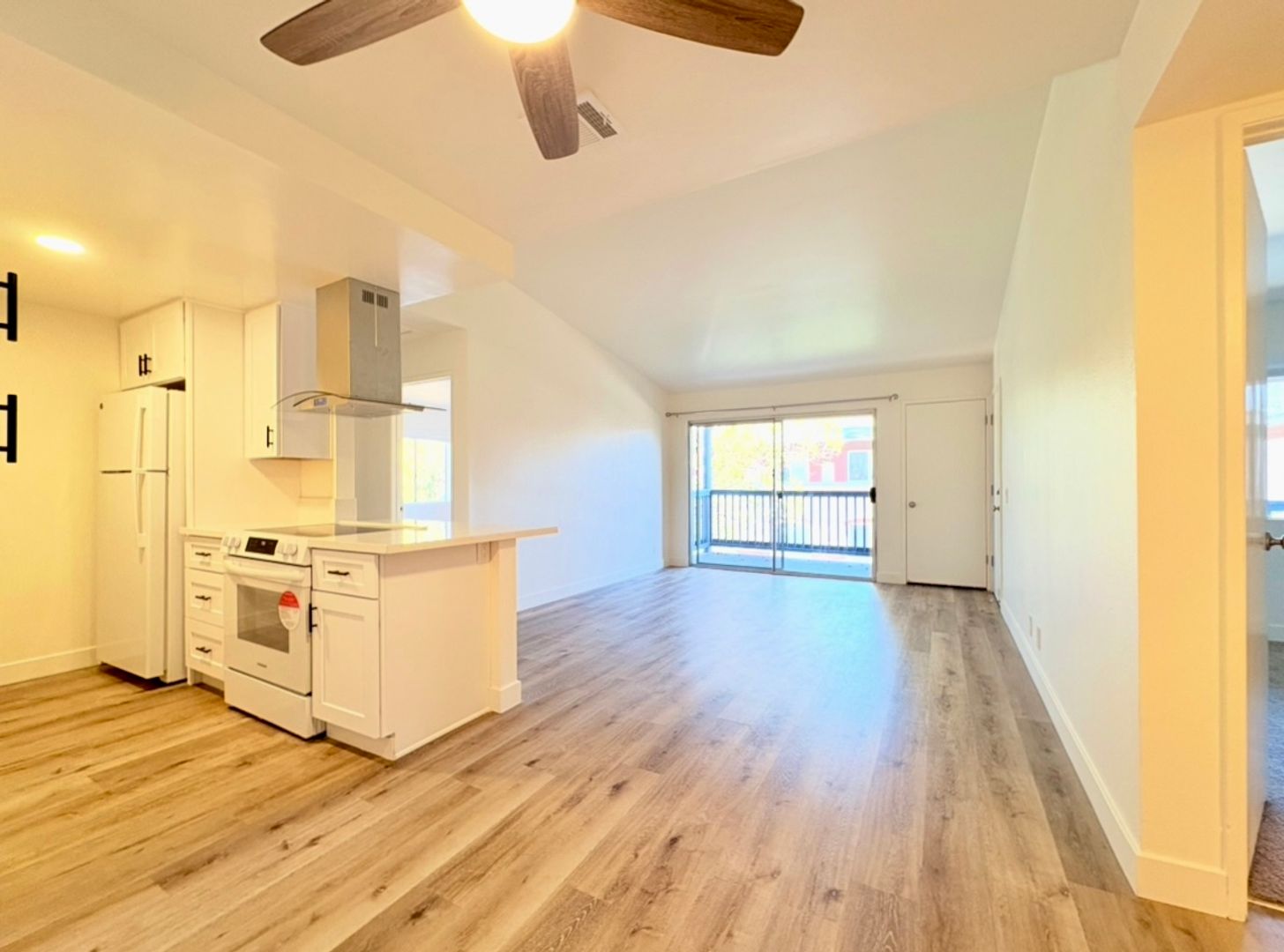 San Diego Apartment: 2005 -2055 Avenida Del Mexico