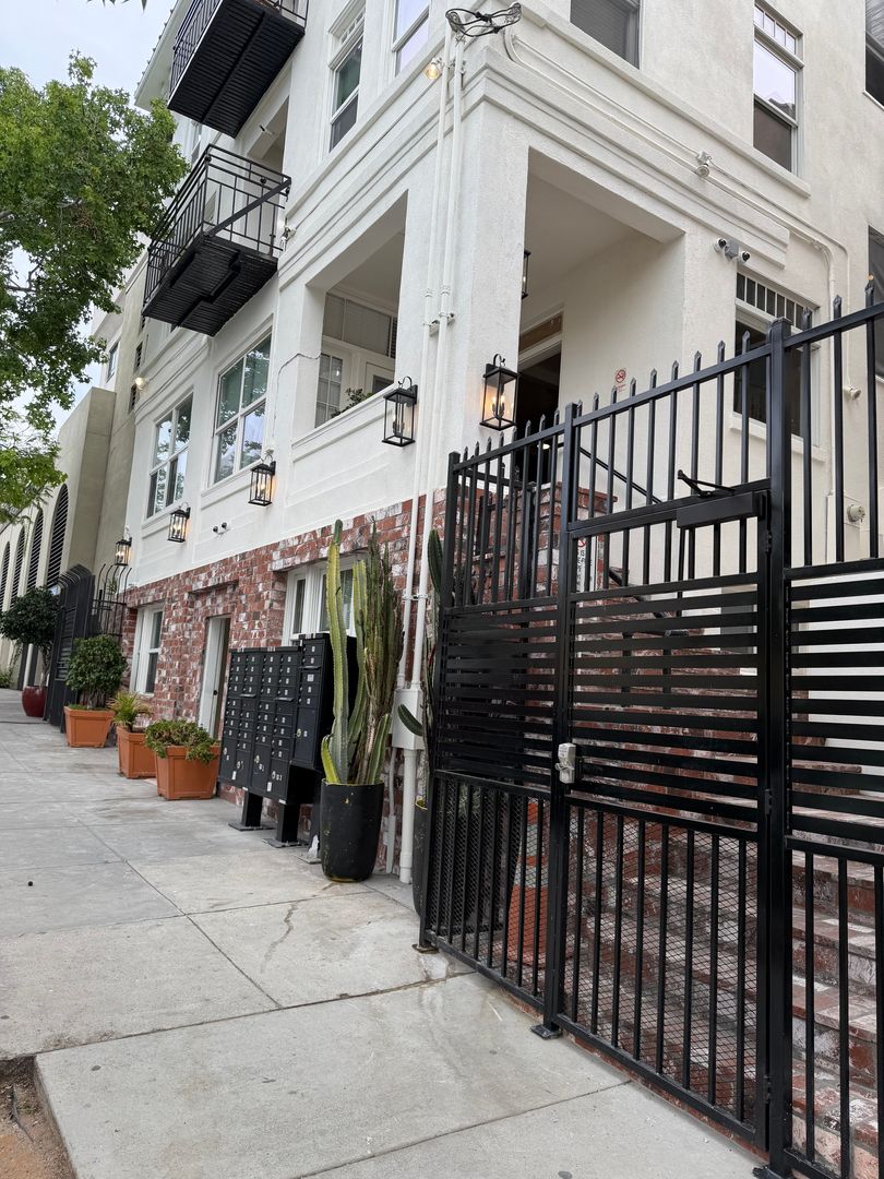 San Diego Apartment: 1545 2nd Avenue
