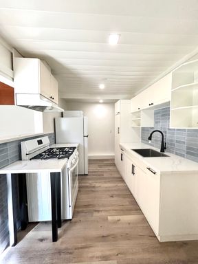 Newly renovated 1BD/1BR Apartment in the heart of Mission Hills – photo 1