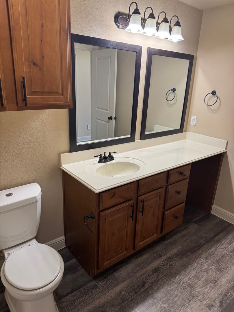 Denton Apartment: 315 S. Locust St,