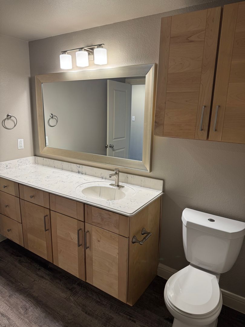 Denton Apartment: 315 S. Locust St,