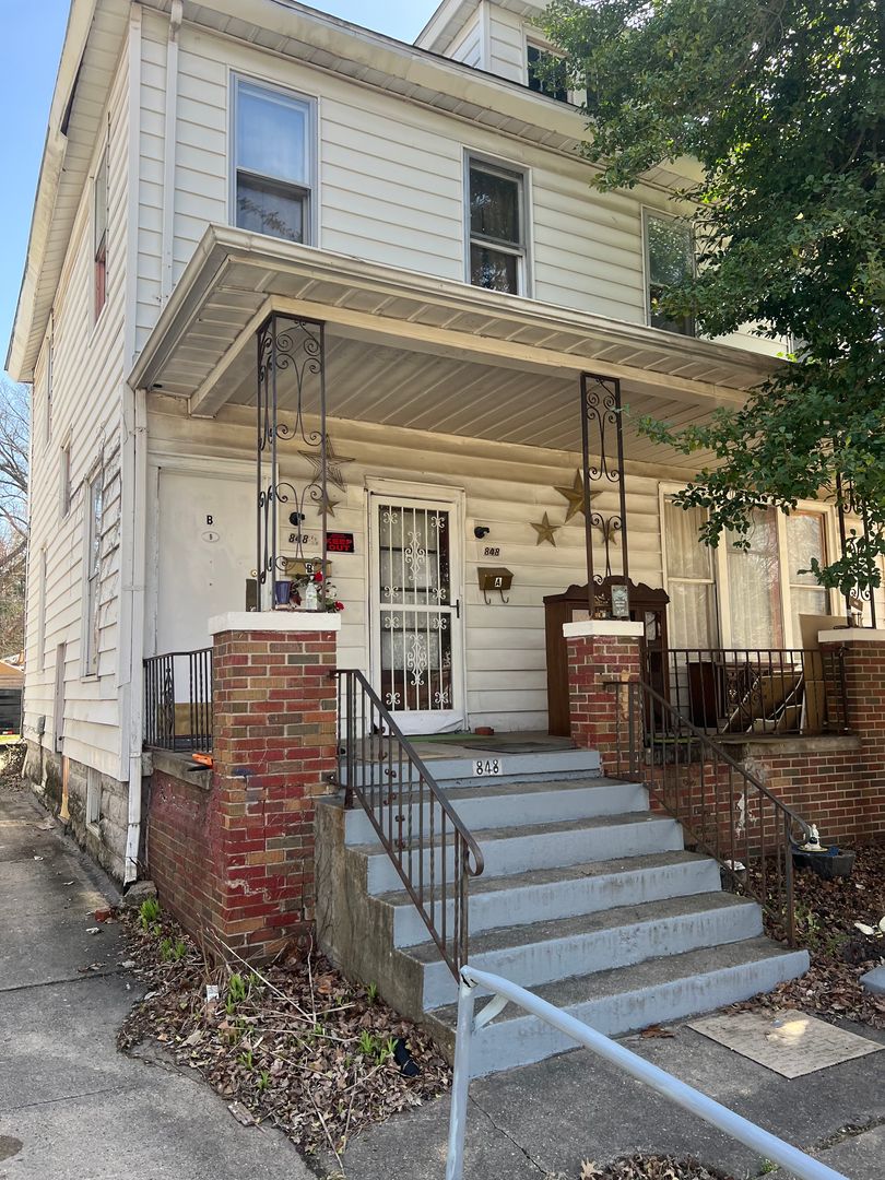 Springfield Apartment: 848 N 7th