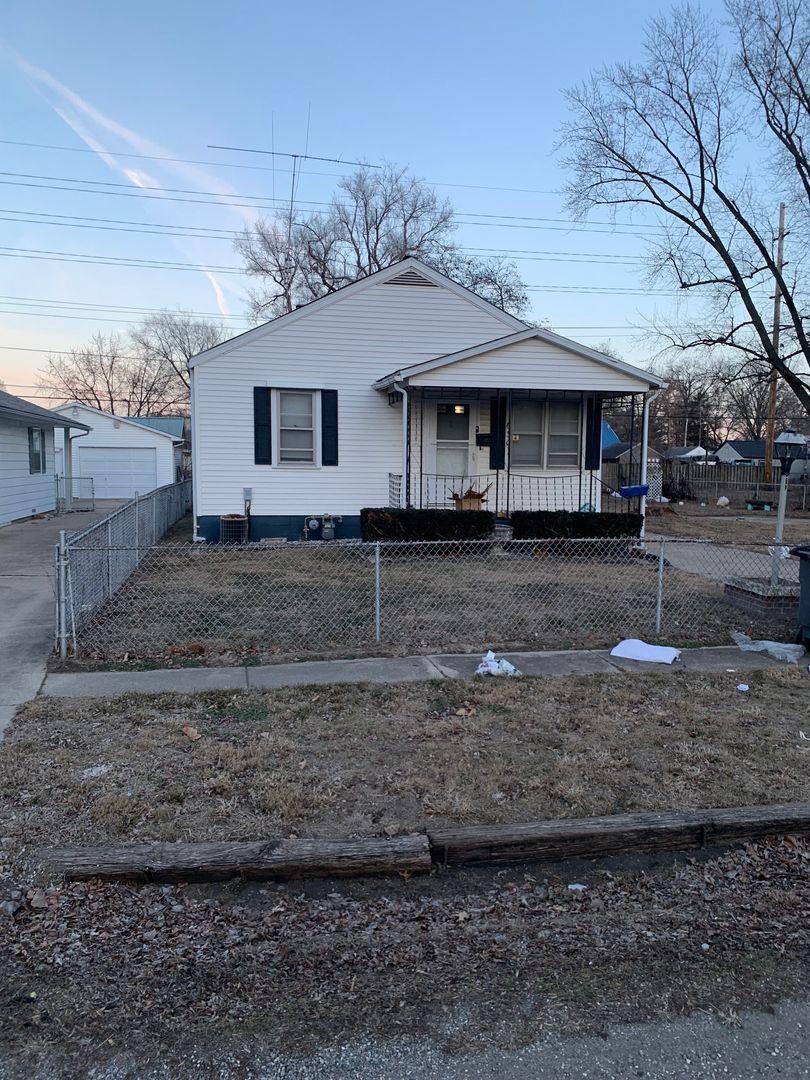 Springfield House: 630 N. Stephens