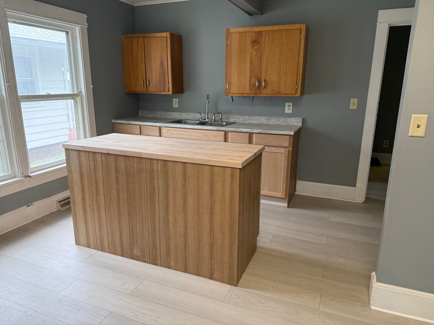 Springfield Apartment: 1728 S. 7th Street